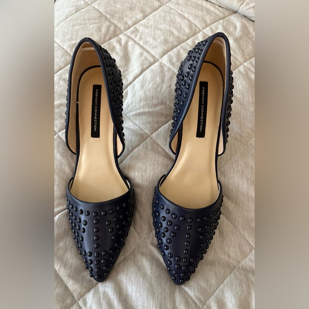 French Connection Studded Pointed Toe Heels Navy Blue Size 9 NEW Classic Heel
